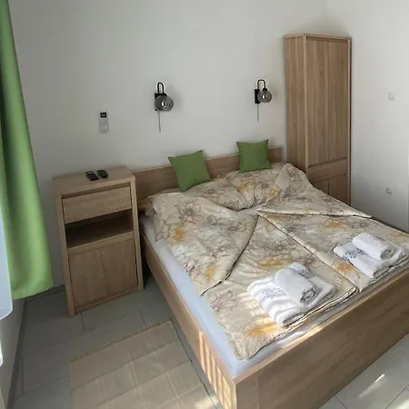 Rad-var Apartmanhaz Appartement *