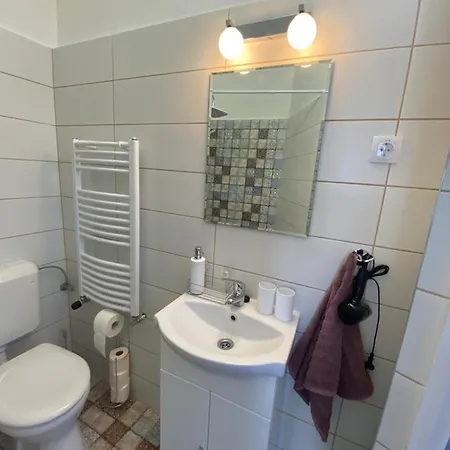 Rad-var Apartmanhaz Eger