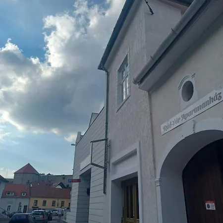 Appartement Rad-var Apartmanhaz Eger