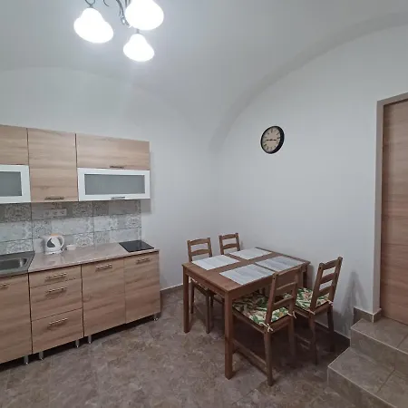 Rad-var Apartmanhaz Appartement *