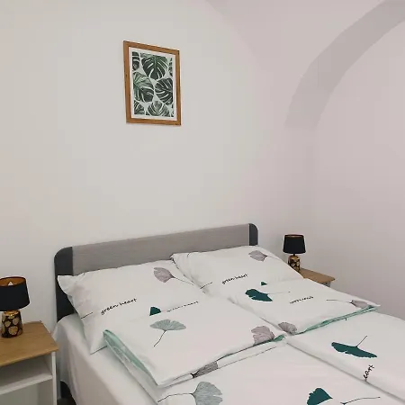 Rád-vár Apartamento