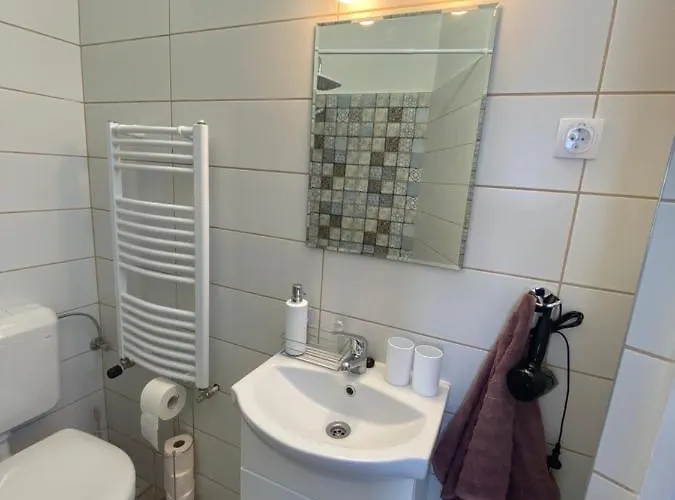 Rad-var Apartmanhaz 埃格尔