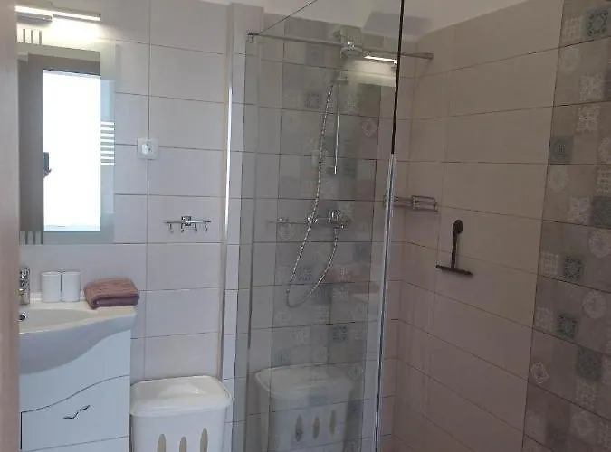 公寓 Rad-var Apartmanhaz 埃格尔