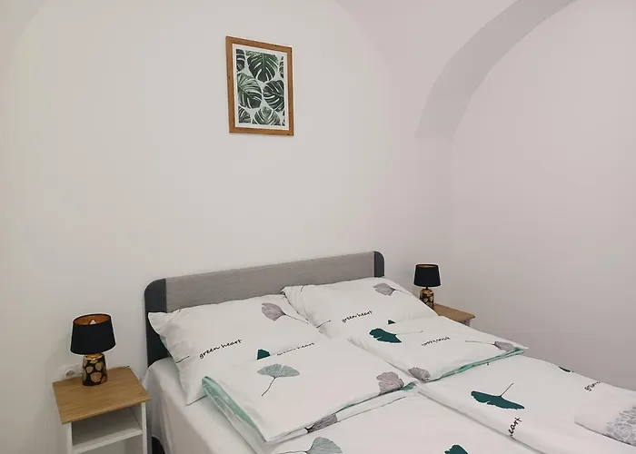 Rad-var Apartmanhaz 公寓